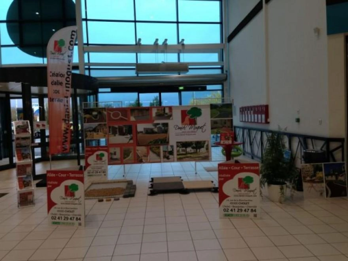 Galerie marchande dans l\'Intermarché de La Gorgue