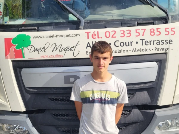 Rafaël rejoint l'équipe en tant qu'apprenti paysagiste !