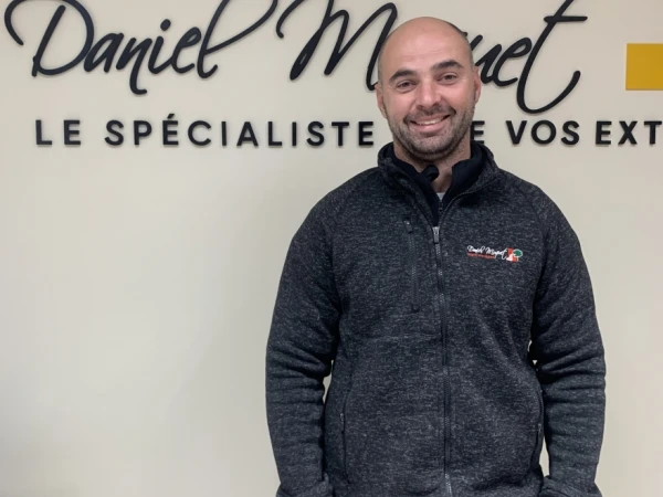 Antoine rejoint notre entreprise en tant qu'ouvrier paysagiste en CDI